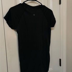 LULULEMON SWIFTLY TECH SIZE 6 BLACK !!!